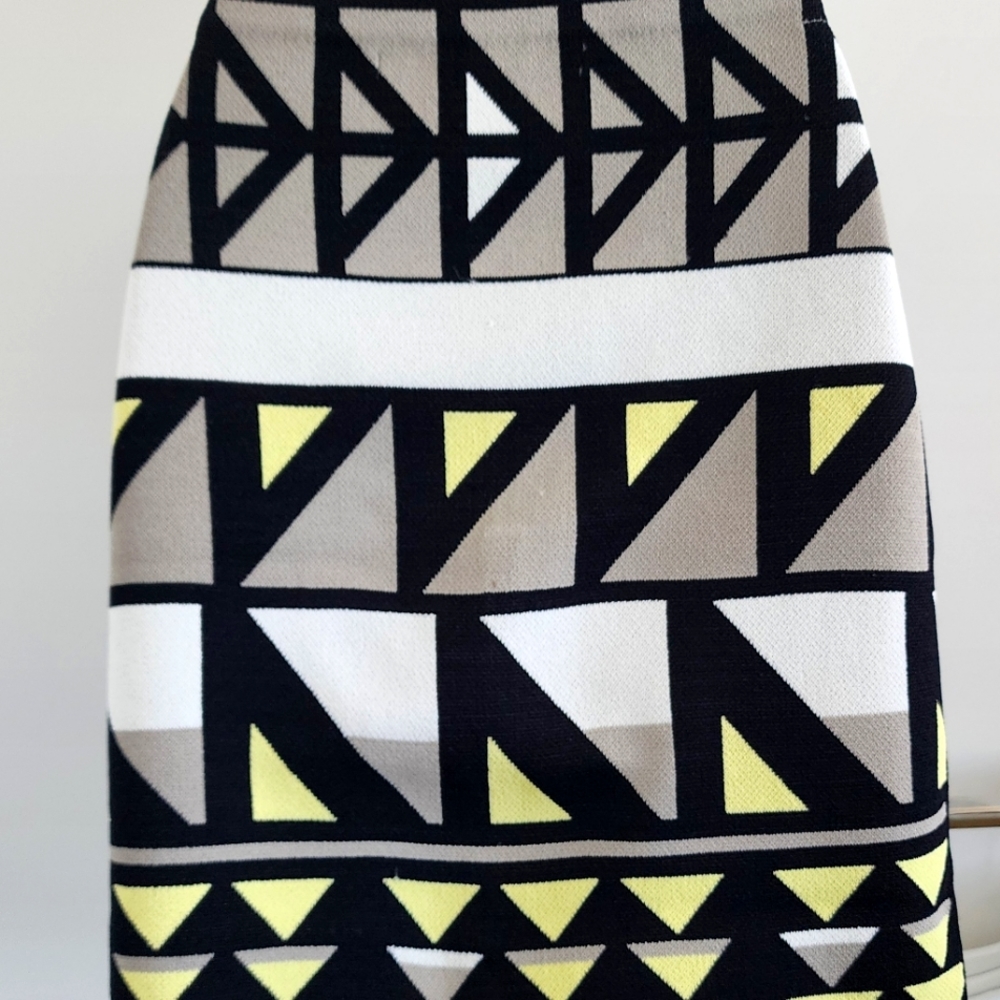 NWT Rachel Roy Women's Black and Yellow Geometric Print Skirt with Stretch | M